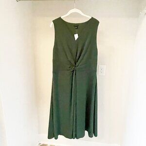 Ann Taylor NWT green knee-lenth dress, v-neck with twist, Size Large Tall